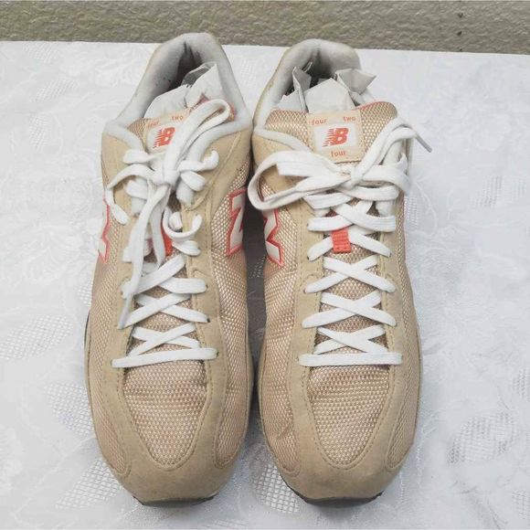 new balance 690 women beige